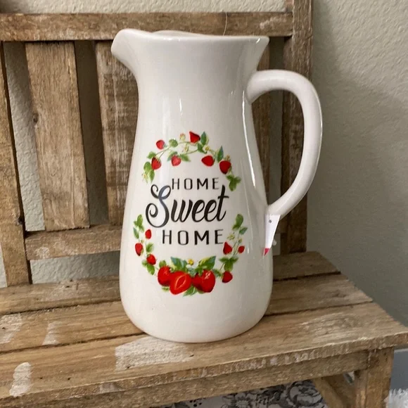 Pitcher - Picture 1 of 1